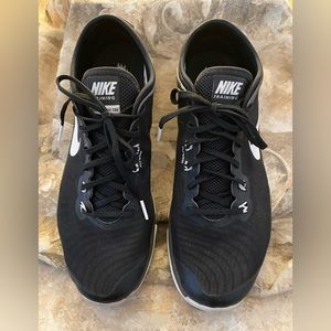 Nike Women's Black Flex Supreme TR4 Athletic Shoes Size 10